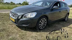 Gebruikt 2013 Volvo V60 Momentum Stationwagen | € 6.299 (Eerlijke prijs)