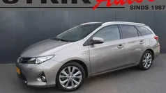 Bruin, metallic lak Gebruikt 2013 Toyota Auris Touring Sports Stationwagen | € 9.779 (Eerlijke prijs)