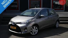 Bruin Gebruikt 2015 Toyota Yaris Hatchback | € 8.500 (Eerlijke prijs)