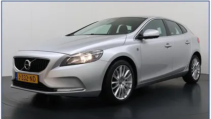 Occasion 2020 Volvo V40 Inscription Hatchback | € 13.450 (Super prijs)