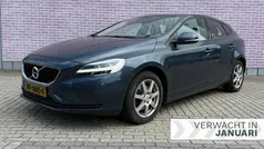 Blauw Gebruikt 2017 Volvo V40 Hatchback | € 14.194 (Eerlijke prijs)