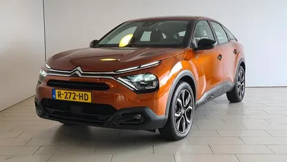 Oranje Gebruikt 2022 Citroën e-C4 Feel Hatchback | € 17.440 (Eerlijke prijs)