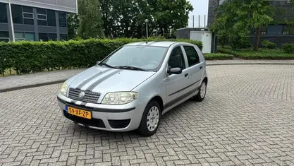 Grijs Occasion 2007 Fiat Punto Classica Hatchback | € 1.399 (Eerlijke prijs)