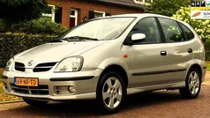 Grijs Gebruikt 2003 Nissan Almera Tino Tekna MPV | € 1.299 (Eerlijke prijs)