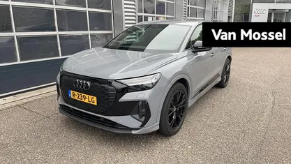 Grijs Gebruikt 2022 Audi Q4 e-tron Sport SUV | € 34.900 (Eerlijke prijs)
