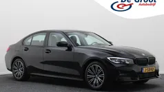 Zwart Gebruikt 2020 BMW 318 Executive Sedan | € 25.950 (Eerlijke prijs)
