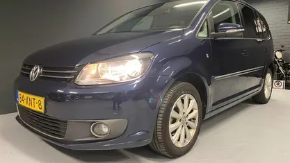 Occasion VW Touran Highline 105 PK (77 kW) 2012 Blauw MPV