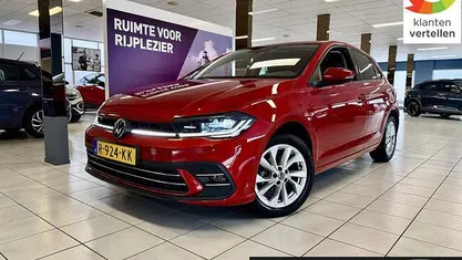 Rood Occasion 2022 VW Polo Style Hatchback | € 22.950 (Eerlijke prijs)