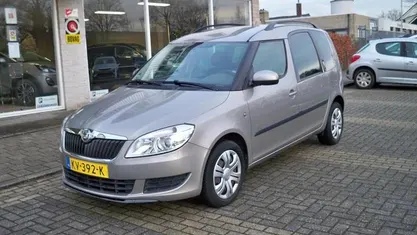 Grijs Occasion 2012 Skoda Roomster Elegance MPV | € 4.545 (Eerlijke prijs)