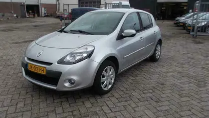 Occasion Renault Clio II Authentique 75 PK (55 kW) 2011 Hatchback