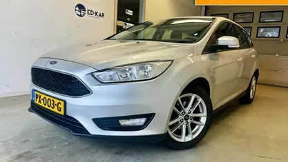 Grijs, metallic lak Occasion 2016 Ford Focus Titanium Stationwagen | € 6.495 (Eerlijke prijs)