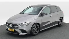 Grijs Gebruikt 2022 Mercedes B180 AMG line MPV | € 31.850 (Eerlijke prijs)