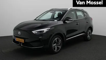 Zwart Occasion 2023 MG ZS Comfort Sedan | € 20.995 (Eerlijke prijs)