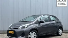 Grijs Gebruikt 2013 Toyota Yaris Hybrid Hatchback | € 9.400 (Eerlijke prijs)