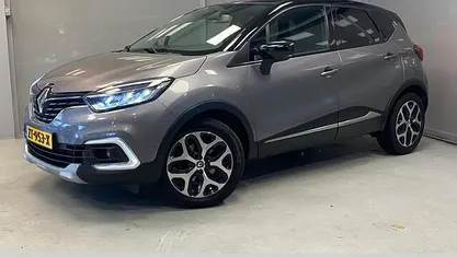 Gebruikt 2019 Renault Captur Initiale Paris SUV | € 17.400 (Eerlijke prijs)