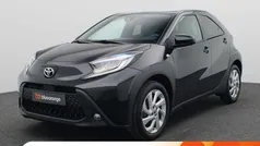 Zwart Gebruikt 2025 Toyota Aygo Business Edition Hatchback | € 19.900 (Eerlijke prijs)