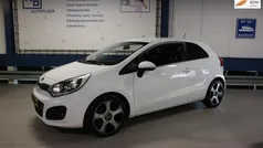 Wit Gebruikt 2012 Kia Rio Plus Hatchback | € 5.000 (Eerlijke prijs)