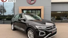 Gebruikt 2024 VW T-Roc Style SUV | € 34.445 (Eerlijke prijs)