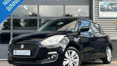 Zwart, metallic lak Gebruikt 2018 Suzuki Swift Hatchback | € 10.990 (Goede deal)