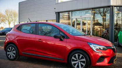 Gebruikt 2023 Renault Clio V Equilibre Hatchback | € 14.900 (Goede deal)