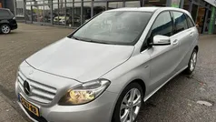 Grijs Gebruikt 2012 Mercedes B180 Ambition MPV | € 11.950 (Eerlijke prijs)