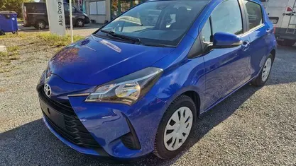 Occasion Toyota Yaris Lounge 110 PK (80 kW) 2019 Blauw Sedan