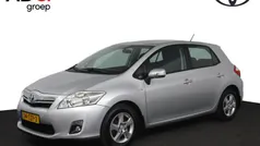 Grijs Gebruikt 2012 Toyota Auris Hybrid Business Edition Hatchback | € 10.950 (Eerlijke prijs)