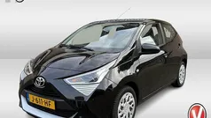 Gebruikt 2020 Toyota Aygo X-play Hatchback | € 9.900 (Eerlijke prijs)