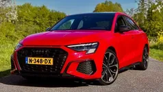 Rood Gebruikt 2021 Audi A3 Edition .1 Sedan | € 34.950 (Eerlijke prijs)