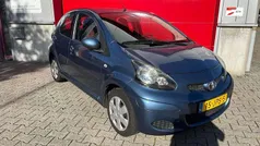 Blauw Gebruikt 2009 Toyota Aygo Comfort Hatchback | € 2.900 (Eerlijke prijs)