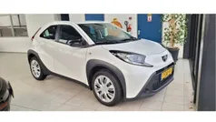 Wit Gebruikt 2023 Toyota Aygo Play Hatchback | € 18.750 (Goede deal)