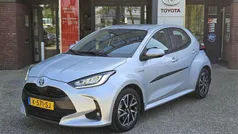 Grijs Gebruikt 2021 Toyota Yaris Hybrid Hatchback | € 19.339 (Eerlijke prijs)