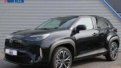 Zwart Occasion 2022 Toyota Yaris Cross Executive SUV | € 27.690 (Eerlijke prijs)