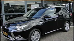 Zwart Gebruikt 2021 Mitsubishi Outlander P-HEV Intense+ SUV | € 24.945 (Eerlijke prijs)