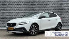Wit Gebruikt 2018 Volvo V40 CC Dynamic Stationwagen | € 18.694 (Eerlijke prijs)