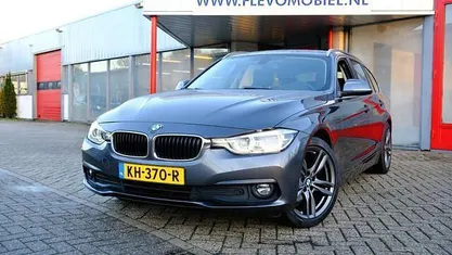 Grijs Gebruikt 2016 BMW 320 Executive Stationwagen | € 14.750 (Eerlijke prijs)