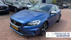 Blauw Gebruikt 2017 Volvo V40 Stationwagen | € 18.194 (Eerlijke prijs)