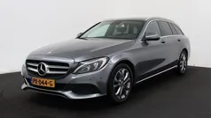 Grijs, metallic lak Gebruikt 2017 Mercedes C180 Business Stationwagen | € 18.445 (Super prijs)