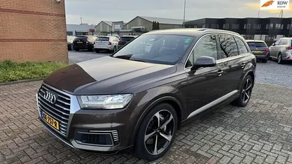 Bruin (metallic) Occasion 2016 Audi Q7 S-Line SUV | € 25.950 (Eerlijke prijs)