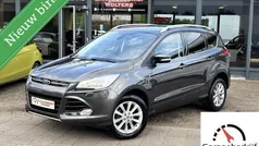 Grijs, metallic lak Gebruikt 2015 Ford Kuga Titanium SUV | € 12.950 (Goede deal)