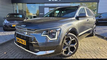 Grijs Gebruikt 2024 Kia Niro SUV | € 33.995 (Eerlijke prijs)