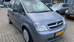 Grijs Gebruikt 2003 Opel Meriva Essentia MPV | € 1.250 (Eerlijke prijs)