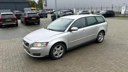 Grijs Occasion 2007 Volvo V50 Stationwagen | € 1.990 (Eerlijke prijs)