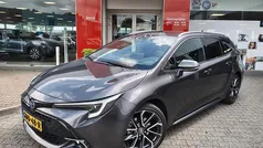 Grijs Gebruikt 2024 Toyota Corolla Hybrid Executive Stationwagen | € 34.995 (Eerlijke prijs)