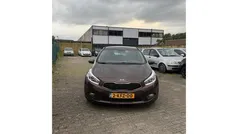Bruin Gebruikt 2013 Kia Ceed Premium Hatchback | € 5.750 (Eerlijke prijs)