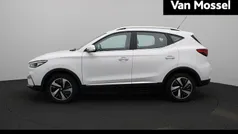Wit Gebruikt 2023 MG ZS Comfort Sedan | € 26.495 (Eerlijke prijs)