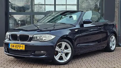 Blauw (metallic) Occasion 2010 BMW 118 Cabriolet Executive Cabriolet | € 9.950 (Eerlijke prijs)