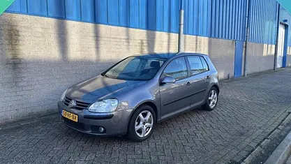 Grijs Occasion 2005 VW Golf IV Trendline Hatchback | € 2.799 (Eerlijke prijs)