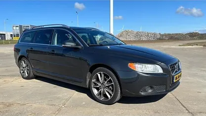 Grijs Occasion 2011 Volvo V70 Summum Stationwagen | € 4.950 (Goede deal)