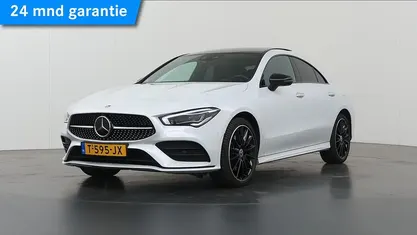 Wit Gebruikt 2023 Mercedes CLA250e AMG line Sedan | € 35.850 (Eerlijke prijs)